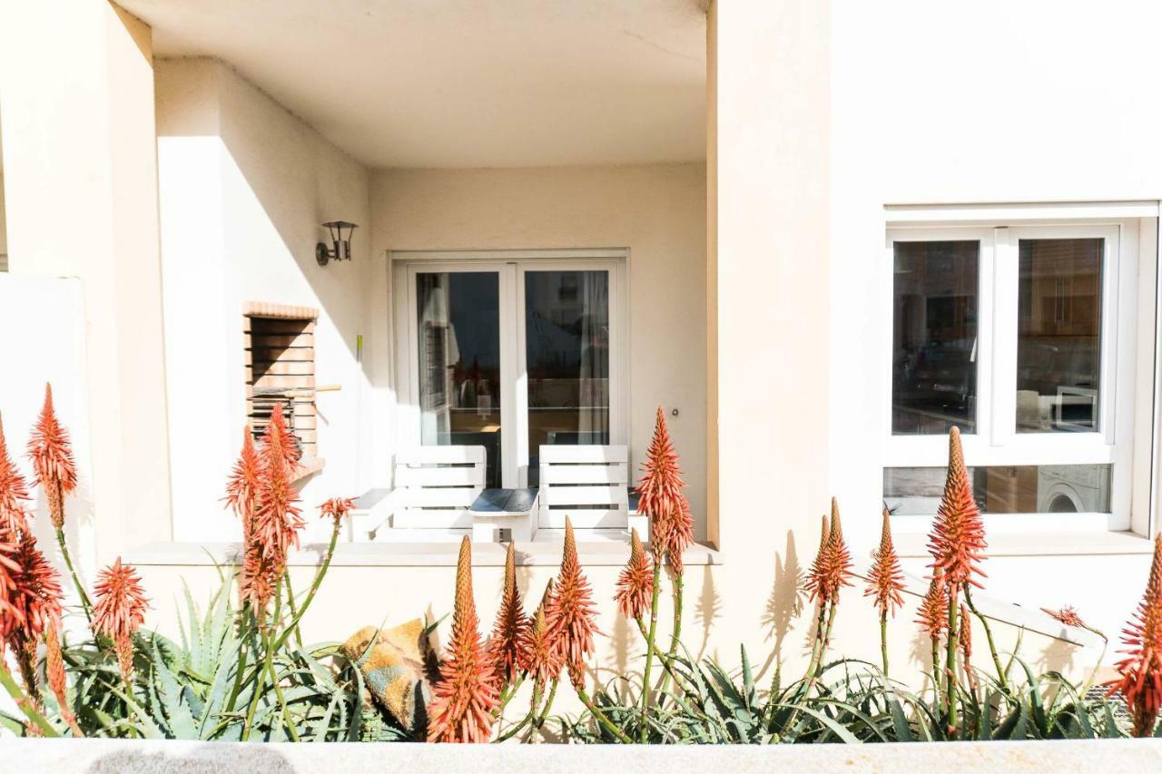 Apartments Baleal: Sunshine By The Pool Феррел Экстерьер фото